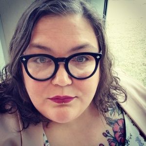 Meet your Posher, Jeannette